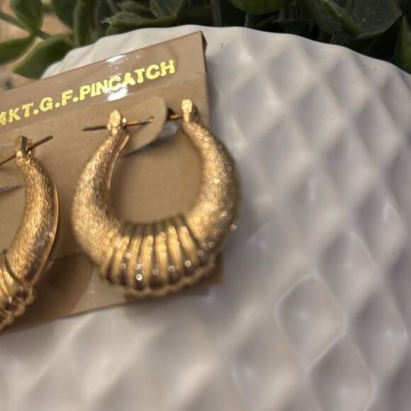 Fashion 14K Gold-Filled Crescent Hoop‎ Earrings | Textured & Ridged Design NWT - Picture 4 of 6